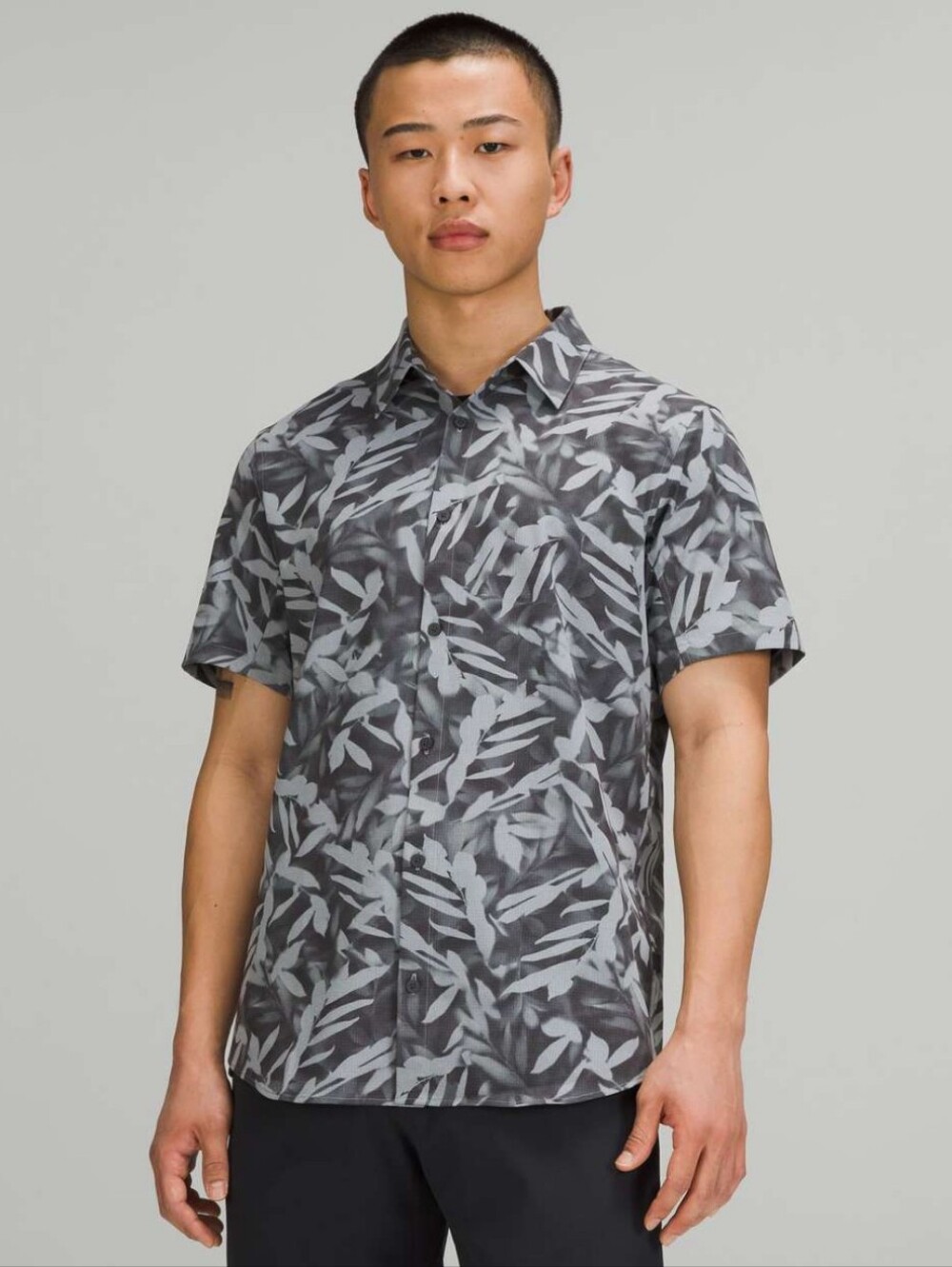 Lululemon Airing Easy Short Sleeve Button Down Shirt Spray Leaf MAX Rhino Grey